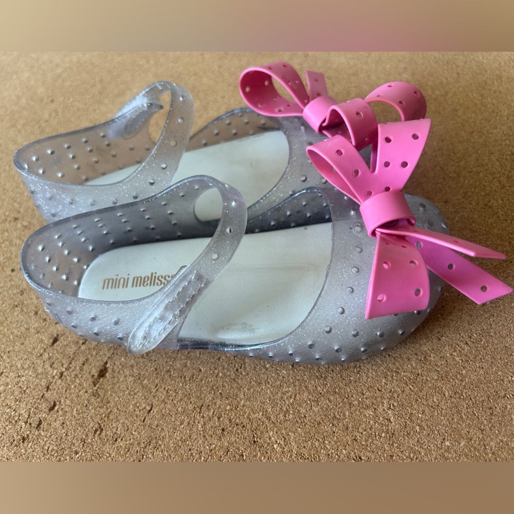 Mini Melissa Clear Silver Ultra Girl Sandals with Pink Bow – Toddler Size 9 - Picture 3 of 6